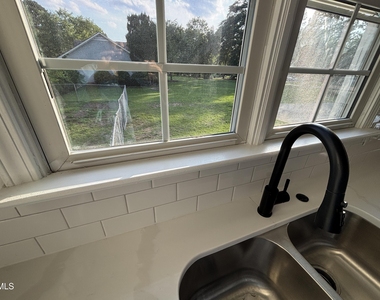170 Devin Drive - Photo Thumbnail 20
