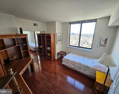 414 Water Street - Photo Thumbnail 11