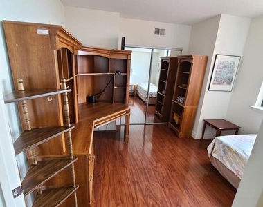 414 Water Street - Photo Thumbnail 8