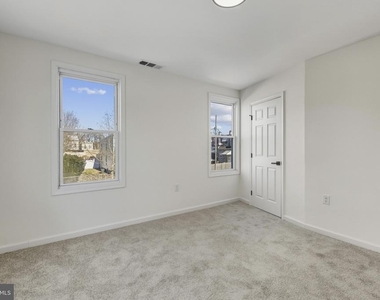 507 Washburn Avenue - Photo Thumbnail 14