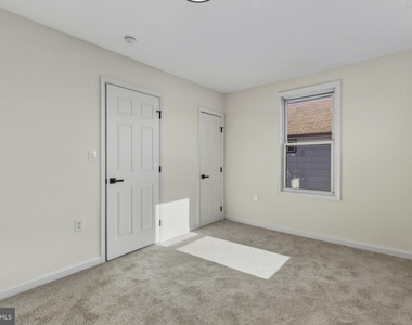 507 Washburn Avenue - Photo Thumbnail 16