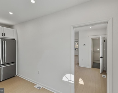 507 Washburn Avenue - Photo Thumbnail 3