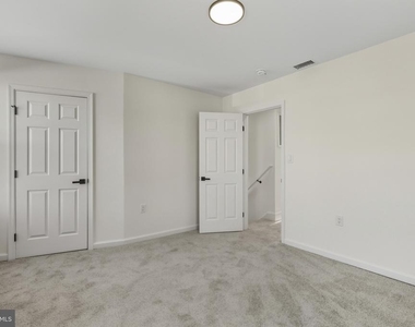 507 Washburn Avenue - Photo Thumbnail 13