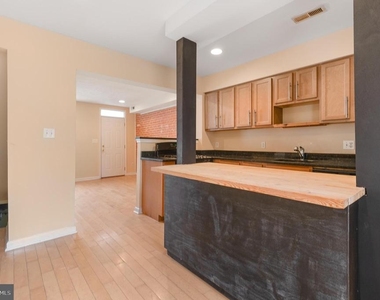 1123 W Lombard Street - Photo Thumbnail 13
