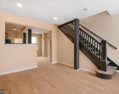 1123 W Lombard Street - Photo Thumbnail 7