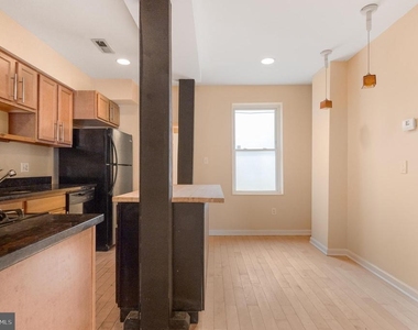 1123 W Lombard Street - Photo Thumbnail 11