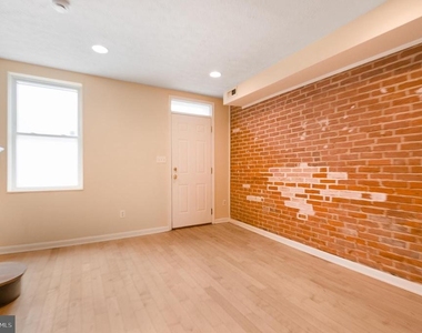 1123 W Lombard Street - Photo Thumbnail 9