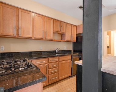 1123 W Lombard Street - Photo Thumbnail 15