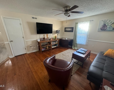 8551 Chapel Hill Road - Photo Thumbnail 5