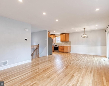 617 Oak Lane - Photo Thumbnail 2