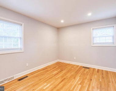 617 Oak Lane - Photo Thumbnail 13