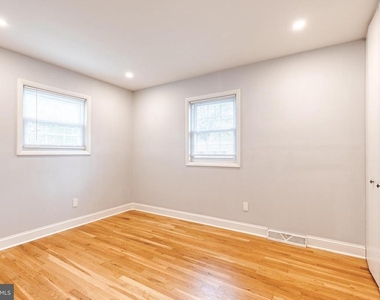 617 Oak Lane - Photo Thumbnail 14