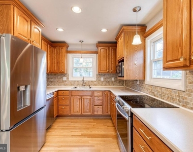 617 Oak Lane - Photo Thumbnail 9