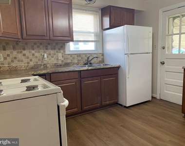 821 Lynvue Road - Photo Thumbnail 15