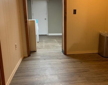 821 Lynvue Road - Photo Thumbnail 19