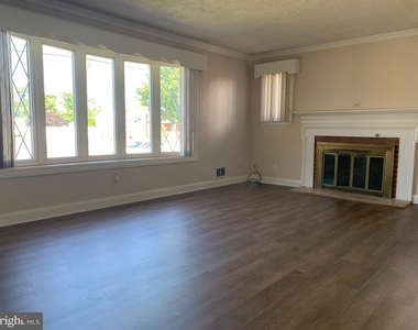 821 Lynvue Road - Photo Thumbnail 7