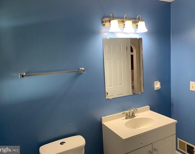 821 Lynvue Road - Photo Thumbnail 12