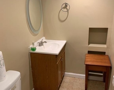 821 Lynvue Road - Photo Thumbnail 23