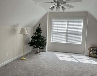 204 Plank Bridge Way - Photo Thumbnail 4