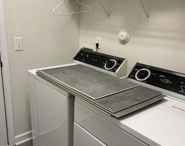 204 Plank Bridge Way - Photo Thumbnail 7