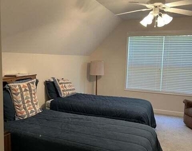 204 Plank Bridge Way - Photo Thumbnail 3