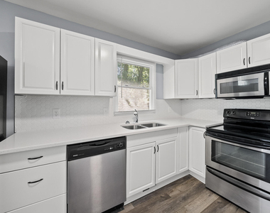 2108 Treverton Place - Photo Thumbnail 8