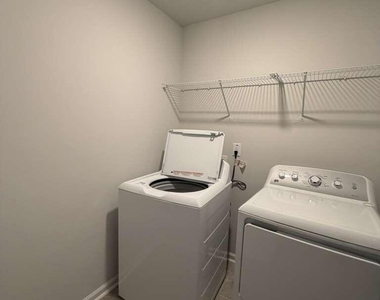 282 Paramount Drive - Photo Thumbnail 17