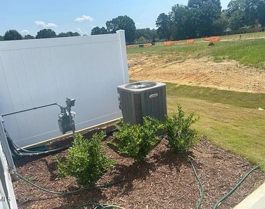 282 Paramount Drive - Photo Thumbnail 23