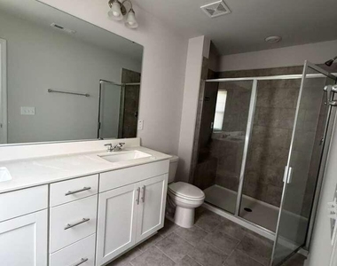 282 Paramount Drive - Photo Thumbnail 20