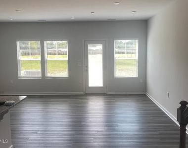 282 Paramount Drive - Photo Thumbnail 1