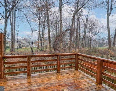 807 Stockbridge Drive - Photo Thumbnail 14