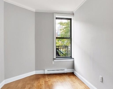 436 West 52nd Street - Photo Thumbnail 5