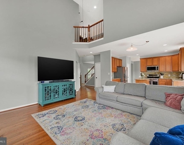 33 Brielle Way - Photo Thumbnail 9