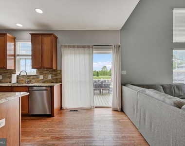 33 Brielle Way - Photo Thumbnail 7