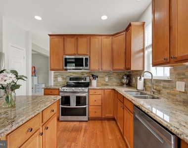 33 Brielle Way - Photo Thumbnail 5