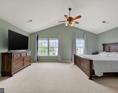 33 Brielle Way - Photo Thumbnail 11