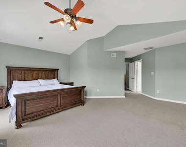 33 Brielle Way - Photo Thumbnail 12