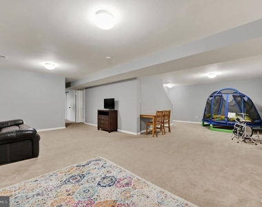 33 Brielle Way - Photo Thumbnail 18