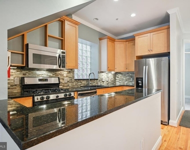 1832 Swann Street Nw - Photo Thumbnail 4