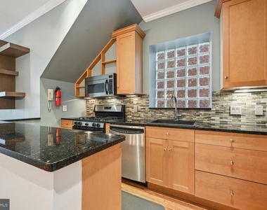 1832 Swann Street Nw - Photo Thumbnail 5