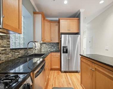 1832 Swann Street Nw - Photo Thumbnail 6