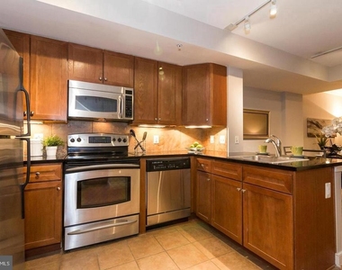 616 E Street Nw - Photo Thumbnail 5
