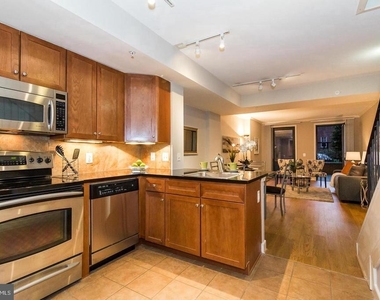 616 E Street Nw - Photo Thumbnail 3