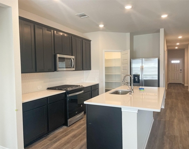 124 Stellar Wind Dr - Photo Thumbnail 3