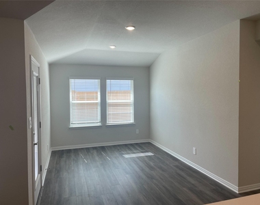 124 Stellar Wind Dr - Photo Thumbnail 6