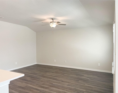 124 Stellar Wind Dr - Photo Thumbnail 5