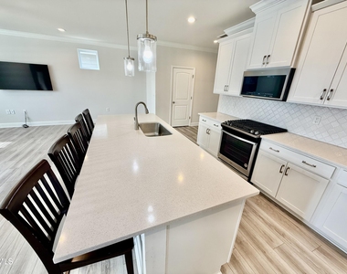 204 Stone River Drive - Photo Thumbnail 4