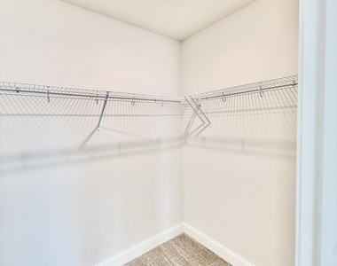 204 Stone River Drive - Photo Thumbnail 14