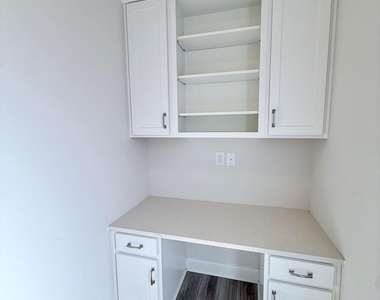 204 Stone River Drive - Photo Thumbnail 6