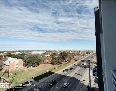 4361 S Congress Ave - Photo Thumbnail 3